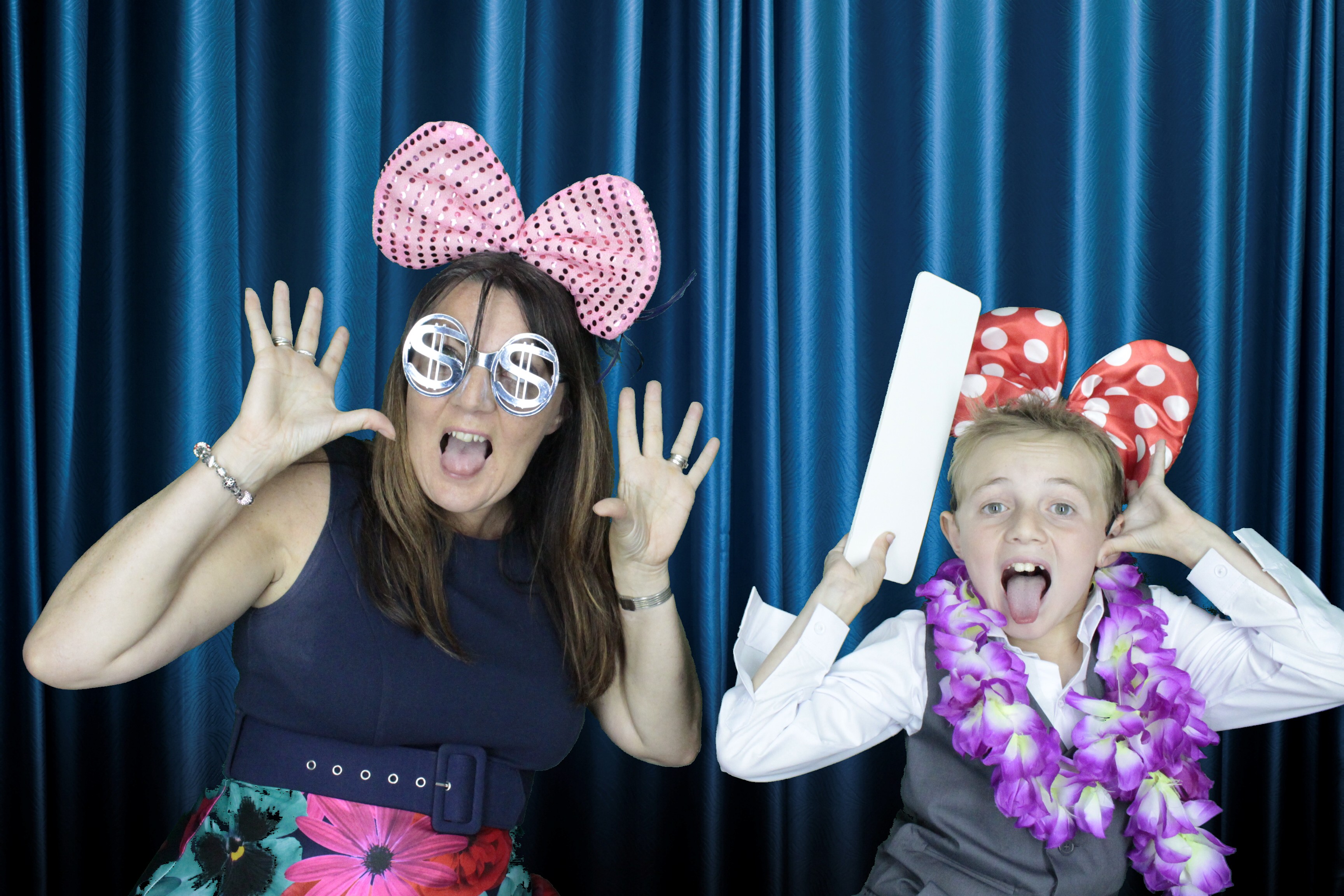 Katie and Jons Wedding | View more photos from the event at gallery.myphotoboothexperience.co.uk/u/MyPhotoBoothExperienceLtd/Katie-and-Jons-Wedding